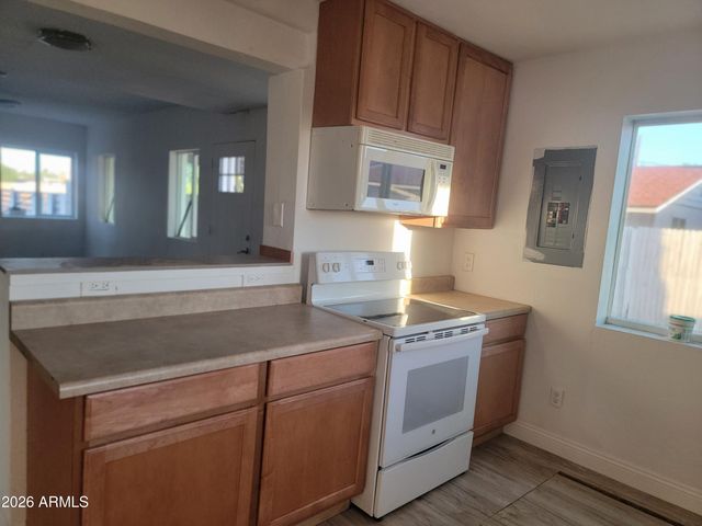 2102 N 26TH Place, Phoenix, AZ 85008