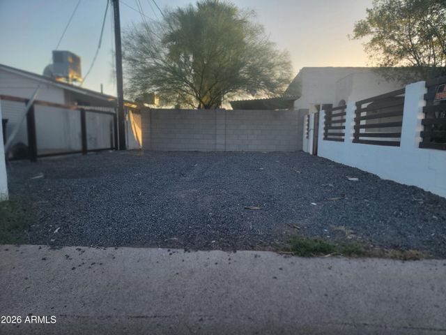 2102 N 26TH Place, Phoenix, AZ 85008