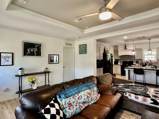 1021 Lewis LN, Harwood, TX 78632