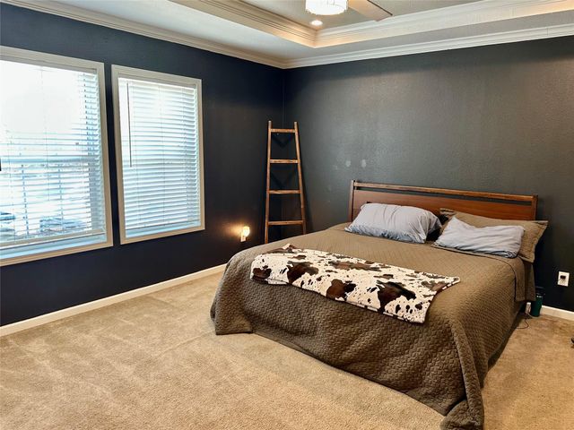 1021 Lewis LN, Harwood, TX 78632