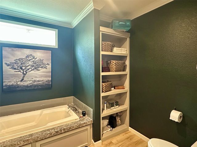 1021 Lewis LN, Harwood, TX 78632