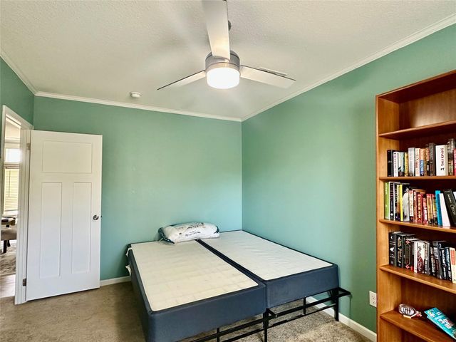 1021 Lewis LN, Harwood, TX 78632