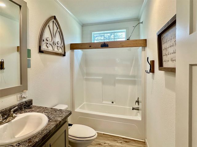 1021 Lewis LN, Harwood, TX 78632