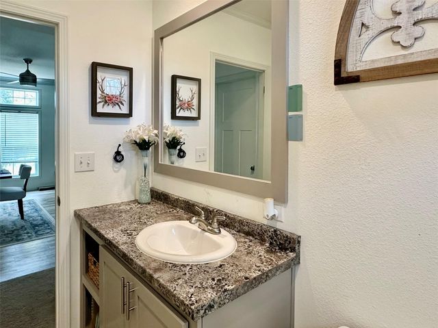 1021 Lewis LN, Harwood, TX 78632