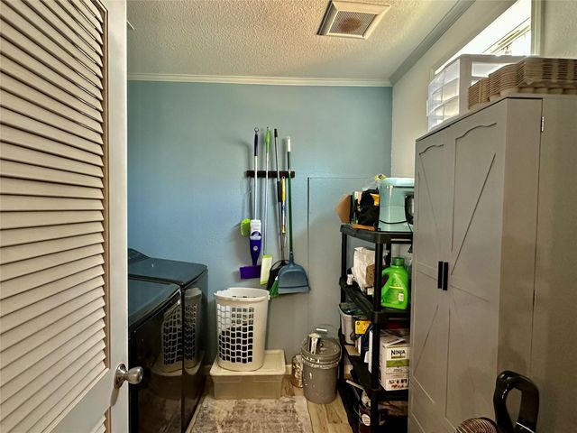 1021 Lewis LN, Harwood, TX 78632