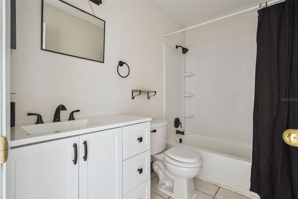 Image 18 of property listing at 2856 N POWERS DRIVE 115, Orlando, FL 32818
