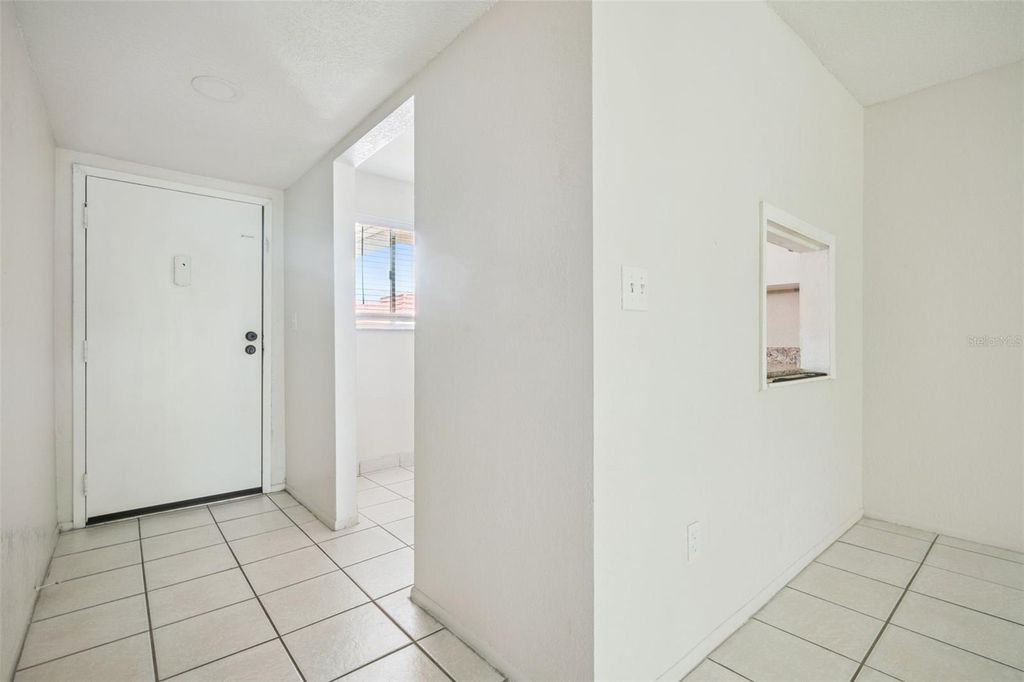 Image 6 of property listing at 2856 N POWERS DRIVE 115, Orlando, FL 32818