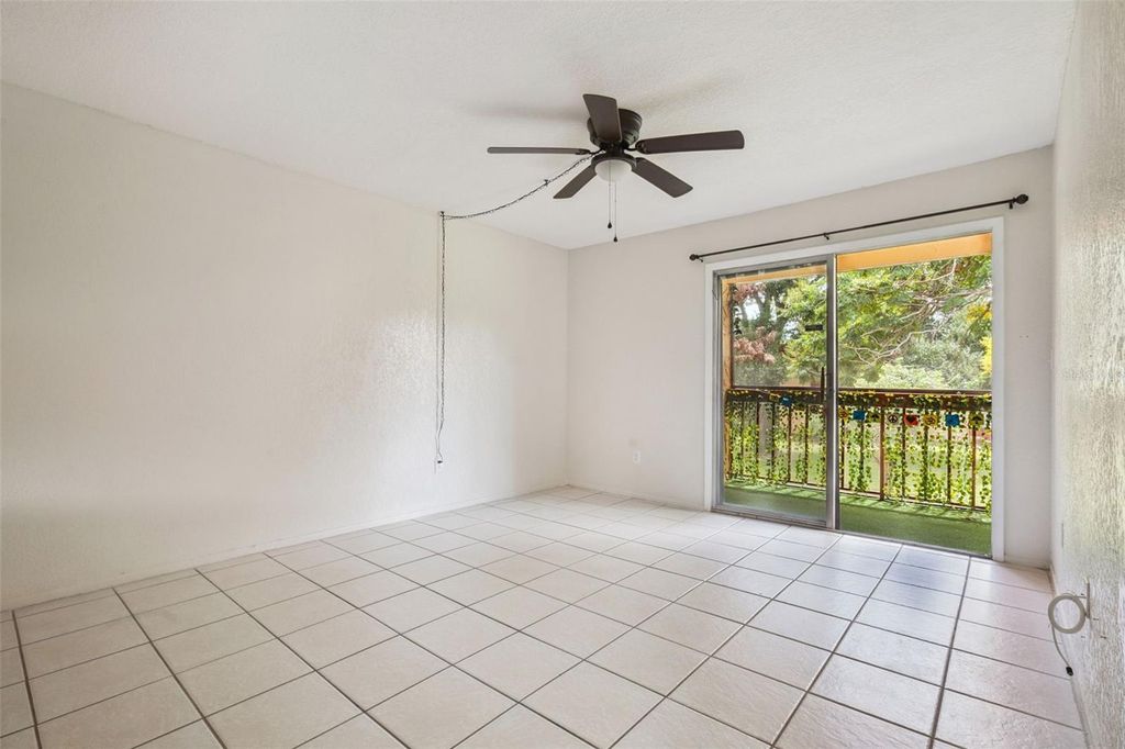 Image 10 of property listing at 2856 N POWERS DRIVE 115, Orlando, FL 32818