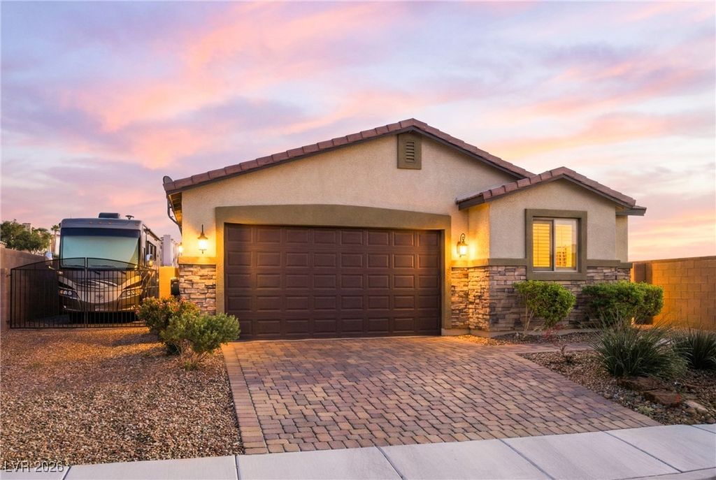 2772 Brinkley Manor Street, Laughlin, NV 89029