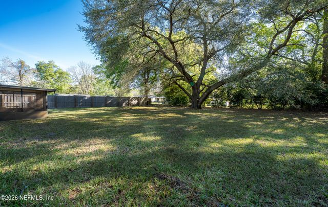 147 KNIGHT BOXX Road, Middleburg, FL 32068