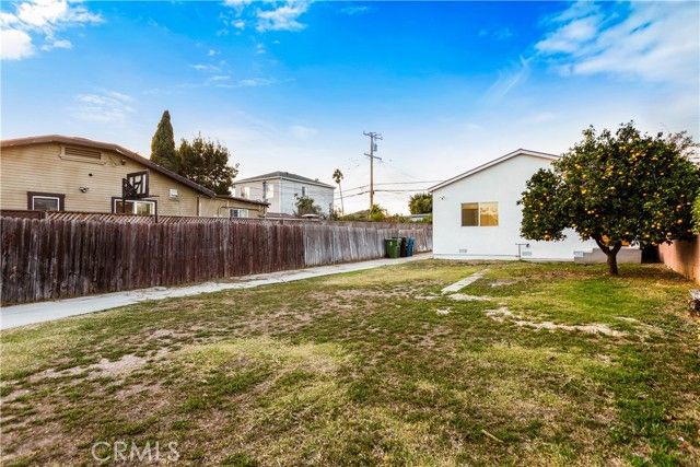 925 E 65th Street, Inglewood, CA 90302