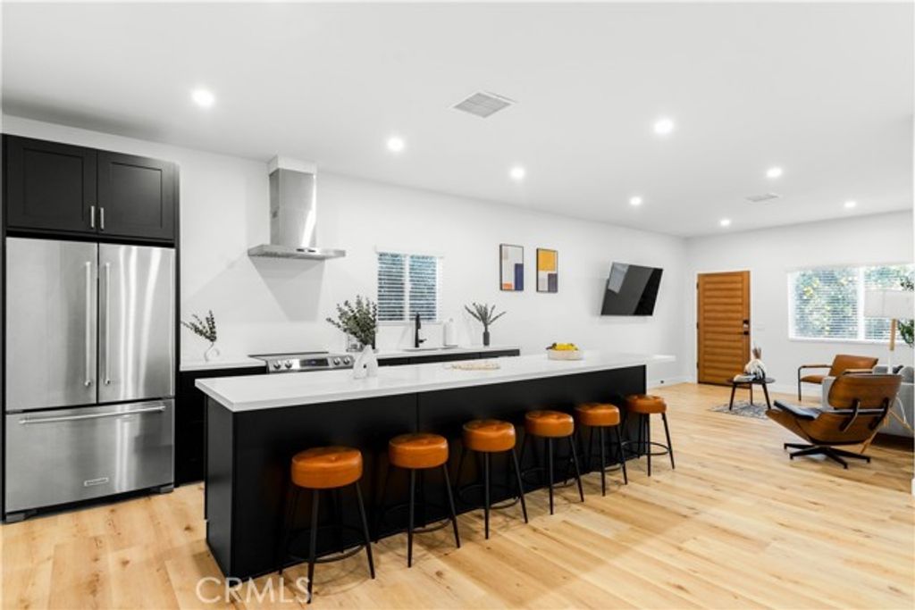 925 E 65th Street, Inglewood, CA 90302