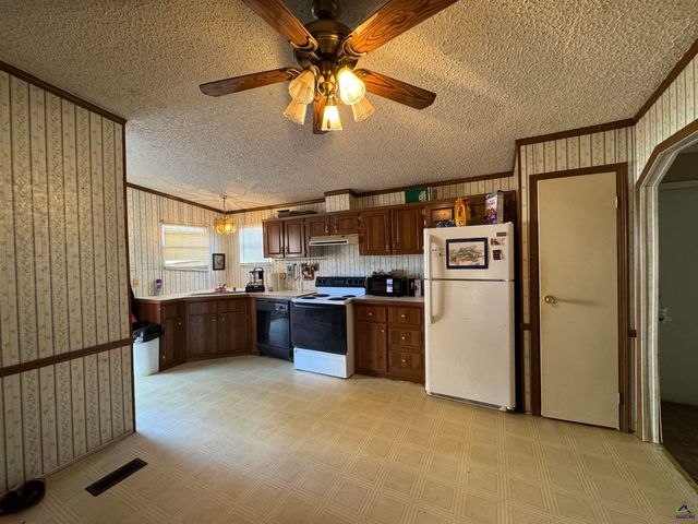 103 Sunnybrook Drive, Perry, GA 31069