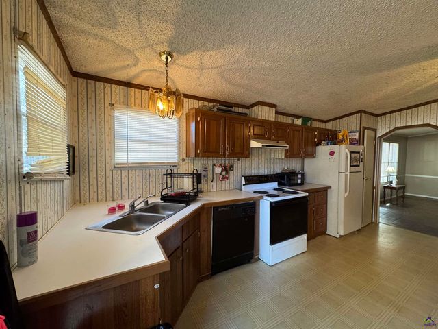 103 Sunnybrook Drive, Perry, GA 31069