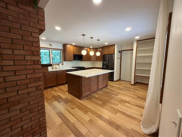 225 Corydon Road, Eau Claire, WI 54701
