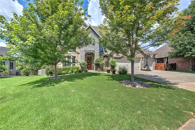 3195 N Blue Star Drive, Fayetteville, AR 72703