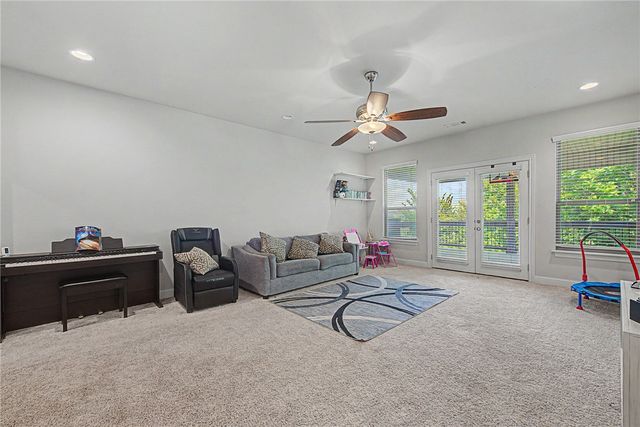 3195 N Blue Star Drive, Fayetteville, AR 72703