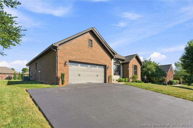 3116 BLUE SKY LOOP, Jeffersonville, IN 47130