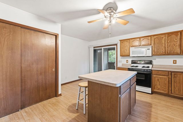 7N079 Tuscola Avenue, St. Charles, IL 60174
