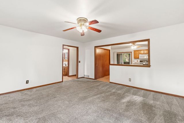 7N079 Tuscola Avenue, St. Charles, IL 60174