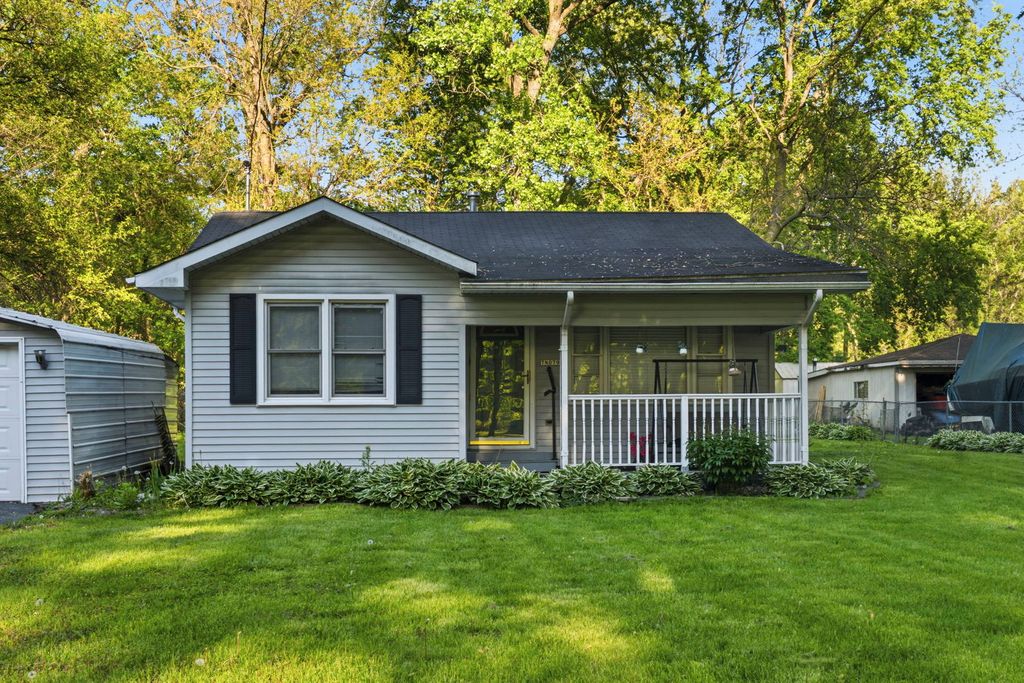 7N079 Tuscola Avenue, St. Charles, IL 60174