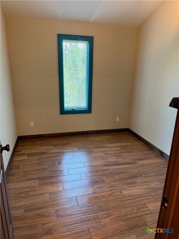190 Oakridge Street, Canyon Lake, TX 78133