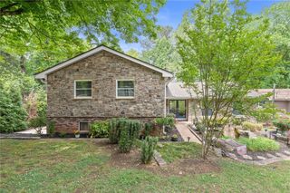 9040 Ruby Lane, Gainesville, GA 30506