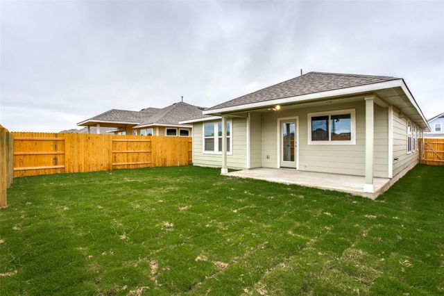 225 Trailside LN, Bastrop, TX 78602