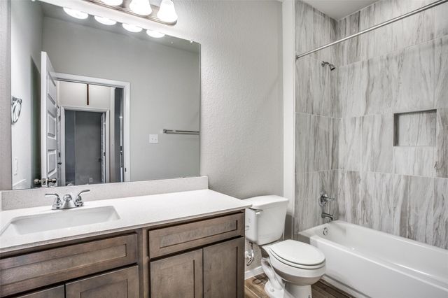 225 Trailside LN, Bastrop, TX 78602
