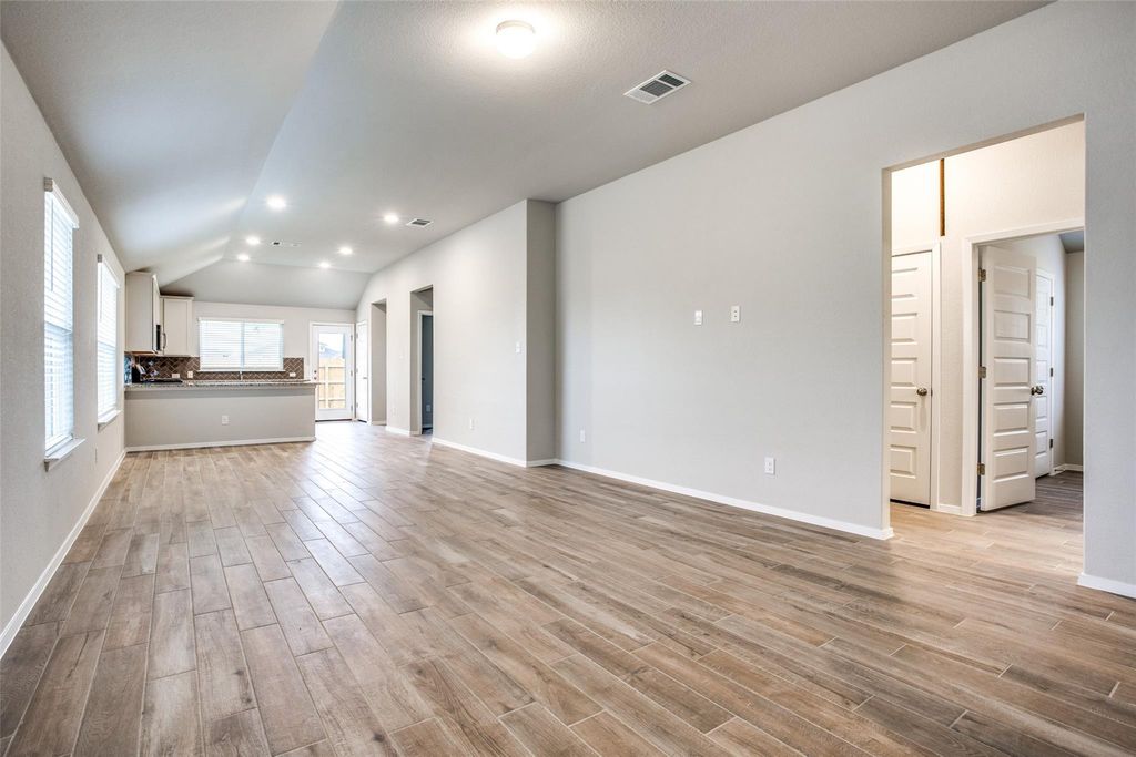 225 Trailside LN, Bastrop, TX 78602
