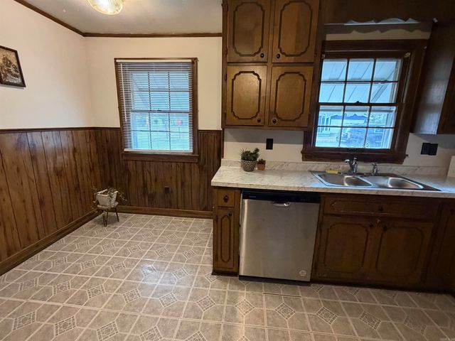 100 Lucy Street, Searcy, AR 72143