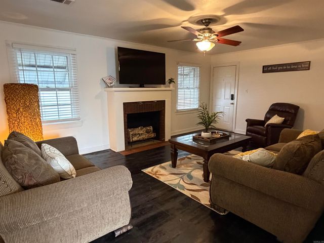 100 Lucy Street, Searcy, AR 72143