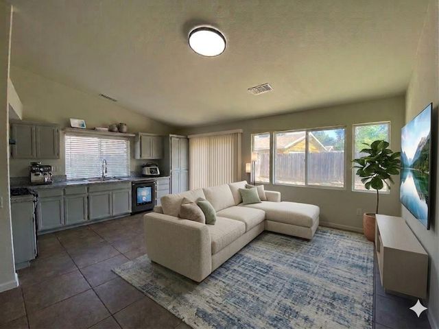 2529 Rushing River Dr, Modesto, CA 95351