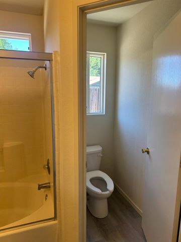 2529 Rushing River Dr, Modesto, CA 95351