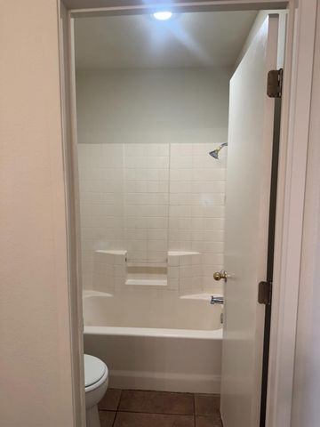 2529 Rushing River Dr, Modesto, CA 95351