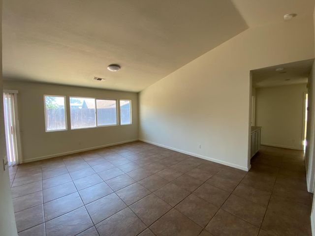 2529 Rushing River Dr, Modesto, CA 95351