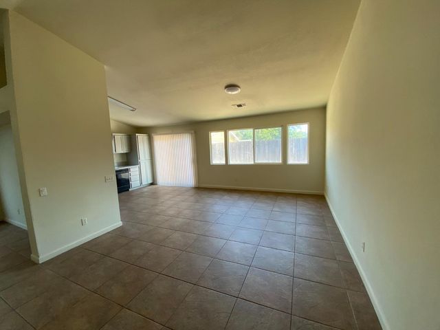 2529 Rushing River Dr, Modesto, CA 95351