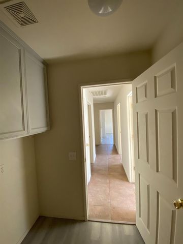 2529 Rushing River Dr, Modesto, CA 95351