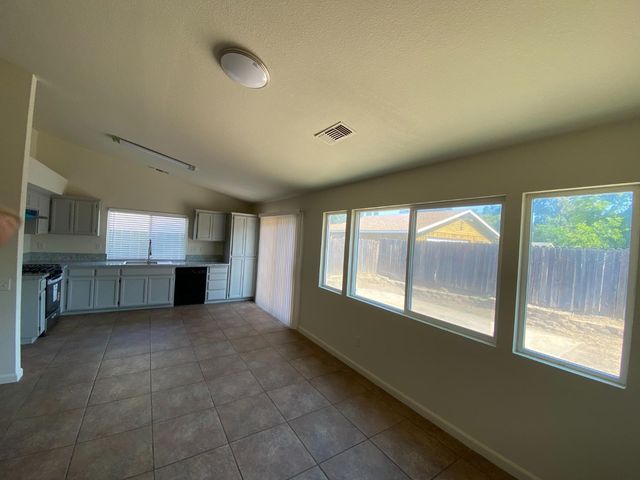 2529 Rushing River Dr, Modesto, CA 95351