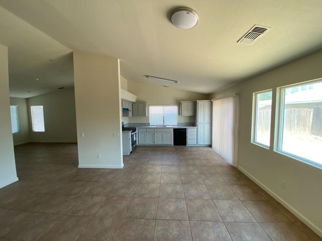 2529 Rushing River Dr, Modesto, CA 95351