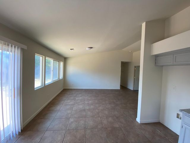 2529 Rushing River Dr, Modesto, CA 95351