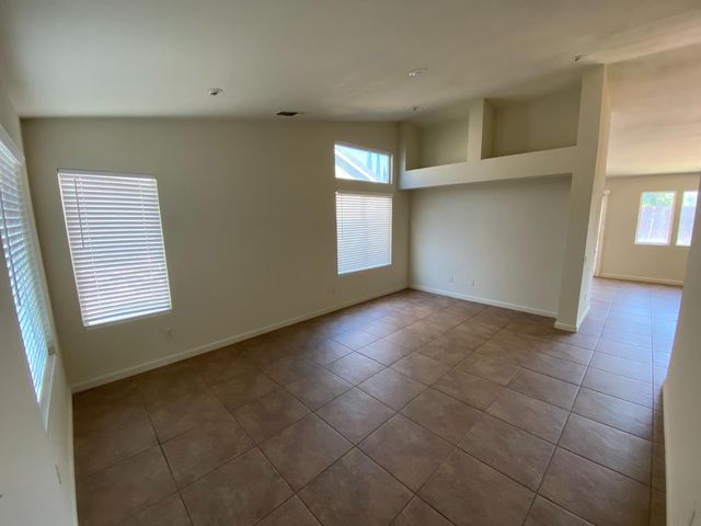 2529 Rushing River Dr, Modesto, CA 95351