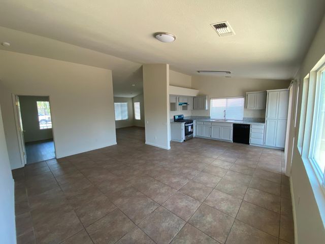 2529 Rushing River Dr, Modesto, CA 95351