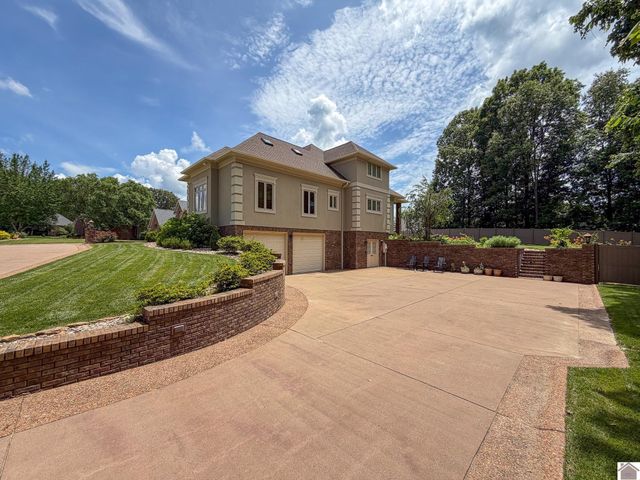 4041 Alameda Crescent, Paducah, KY 42001