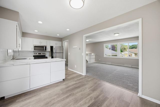 3360 117th Avenue NW, Coon Rapids, MN 55433