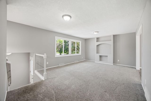 3360 117th Avenue NW, Coon Rapids, MN 55433