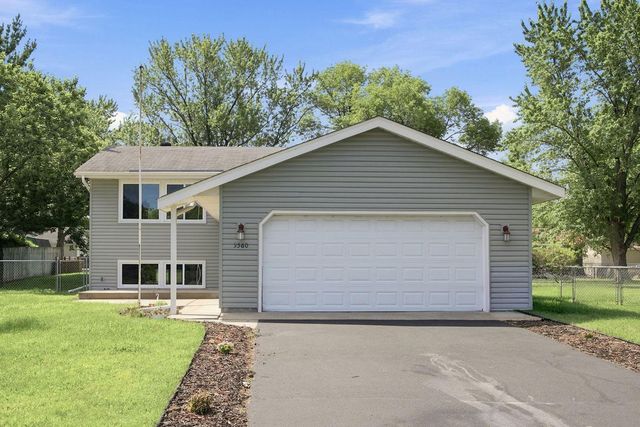 3360 117th Avenue NW, Coon Rapids, MN 55433