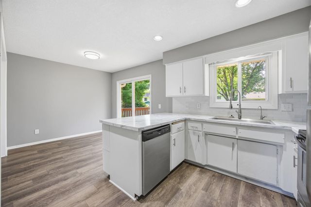 3360 117th Avenue NW, Coon Rapids, MN 55433