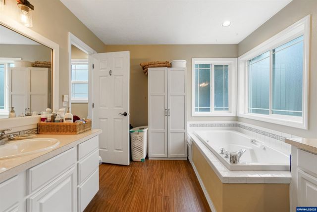 2918 Vintage Av SE, Salem, OR 97306