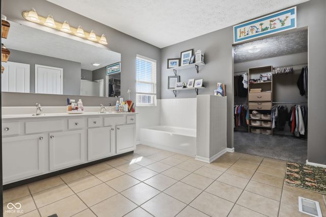 15062 Rutherford Drive, Westfield, IN 46074